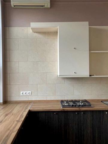 Музейний пров., 8-Б