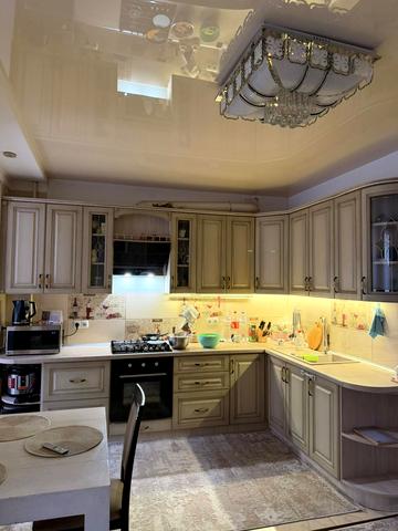 Михайла Грушевського вул., 39/2