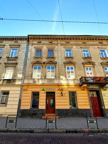 Пекарська вул., 1/26