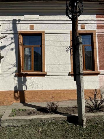 Івана Багряного вул., 2