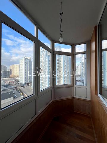 Миколи Бажана просп., 8-Б