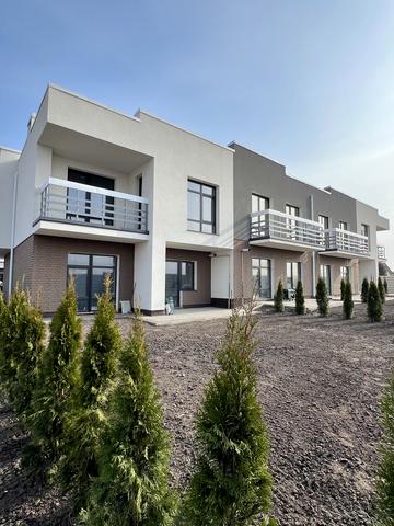 Коновальця, 42