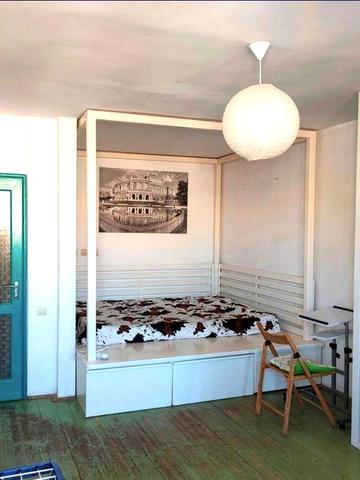 Різницька вул., 8