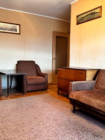 Академіка Янгеля вул., 7