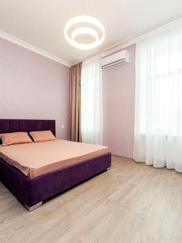 Мала Арнаутська вул., 8