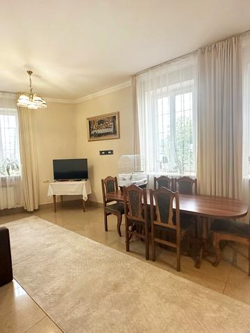 Амвросія Метлинського вул., 1