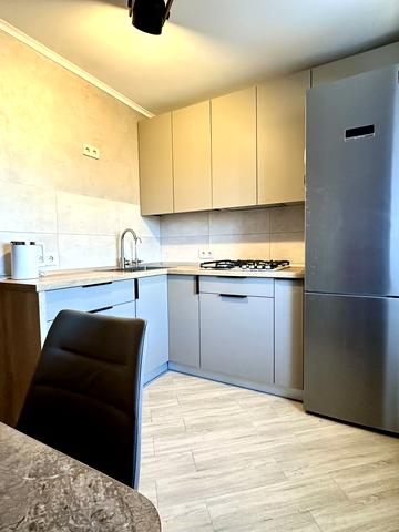 Олександра Коваленка вул. (Нахімова), 15