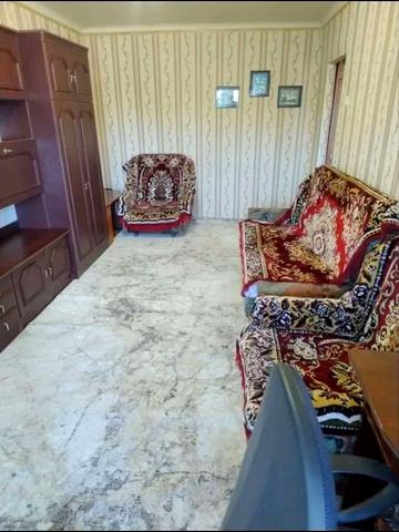 Світла вул., 6