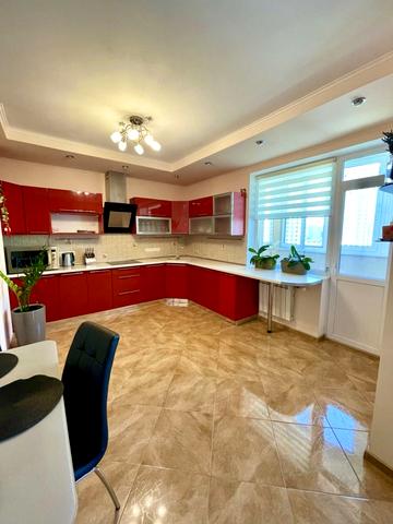 Дніпровська набережна вул., 19-А