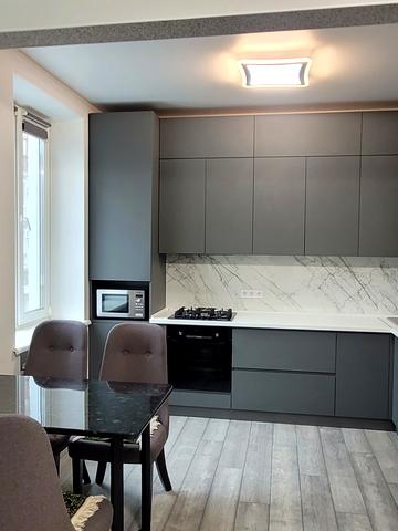 Соборний просп. (Леніна), 214