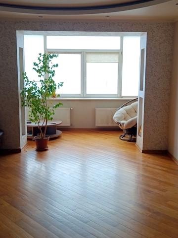 Лебединська вул., 3