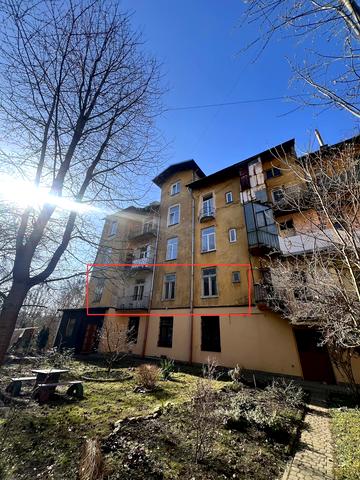 Кирила і Мефодія вул., 31