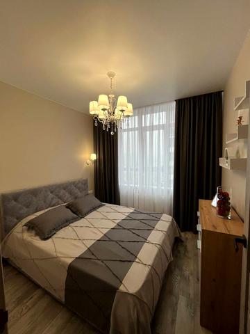 Миколи Гулака вул., 4