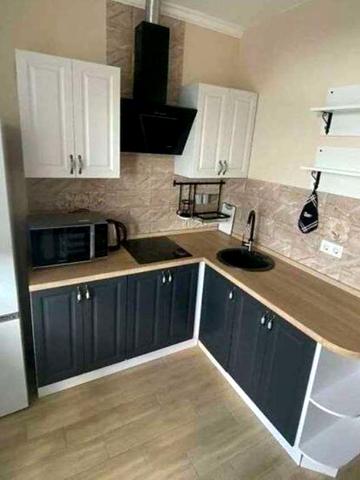 Кирило-Мефодіївська вул., 2