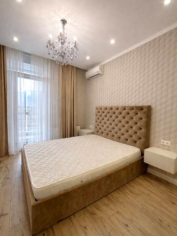 Джона Маккейна вул. (Івана Кудрі), 7