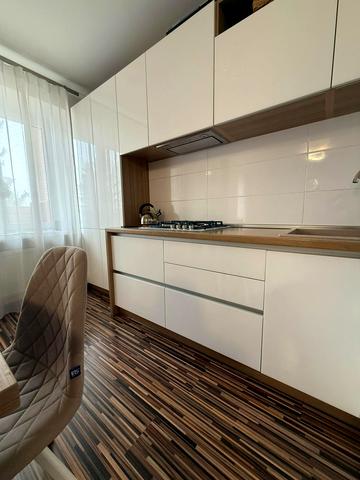 Степана Бандери просп., 90