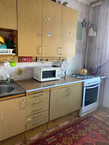 Олімпійська вул., 10