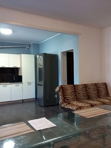 Тарасівська вул., 10