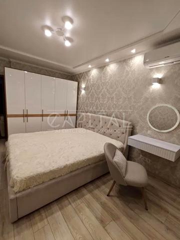 Драгоманова вул., 4-А