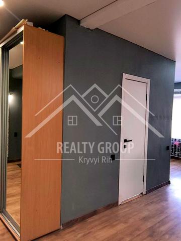 Соборності вул. (Косіора), 8