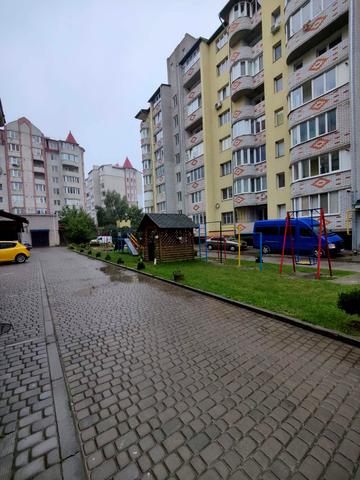 Зелена вул., 46