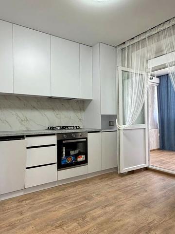 Святошинська вул., 52