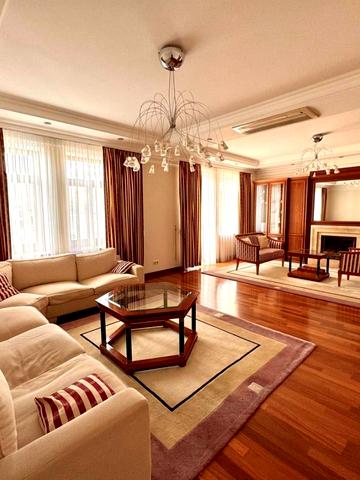 Обсерваторна вул., 10