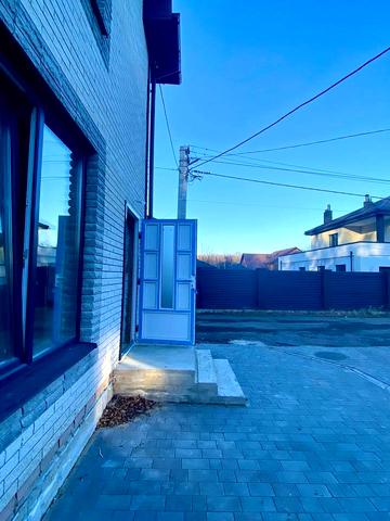 Лесі Українки вул., 71