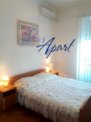 Хрещатик вул. (Kreschatic), 13