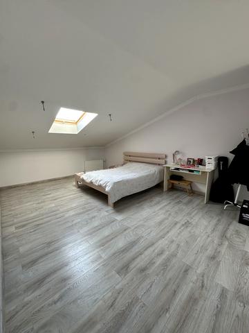 Володимира Івасюка вул., 42