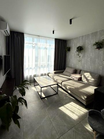 Академіка Філатова вул., (Будинок 4)