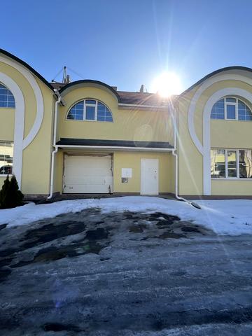 Степана Бандери вул., 82/2