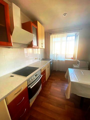 Академіка Корольова вул., 46