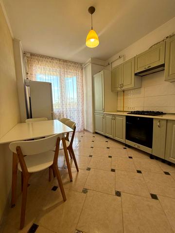 Медової Печери вул. (), 40