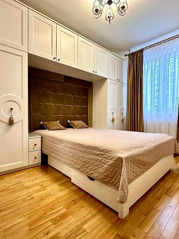 Авраама Лінкольна вул. (Димитрова), 6