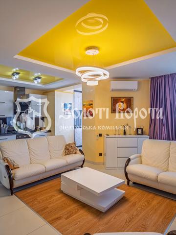 Житня вул., 21