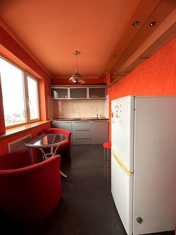 Академіка Павлова вул., 315