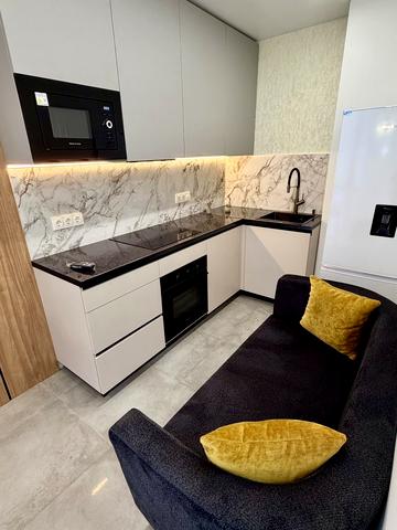 Львівська вул., 7