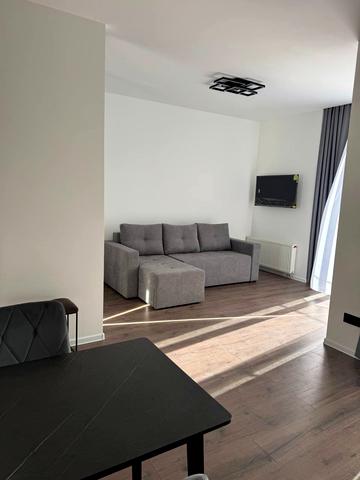 Ґарета Джонса вул. (Сімї Хохлових), 12