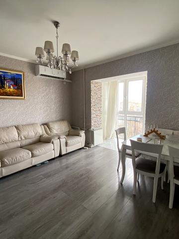 Печерський узвіз, 8