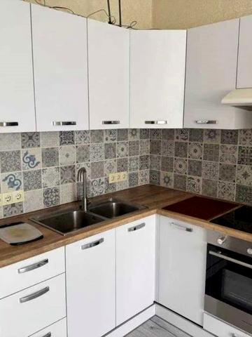 Каховська вул., 62