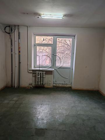 Академіка Доброхотова вул., 3