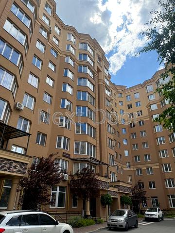 Академіка Амосова вул., 67