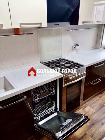 Червона вул., 3