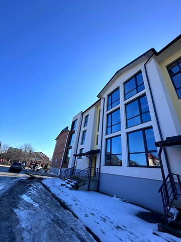 Пилипа Орлика вул., 51