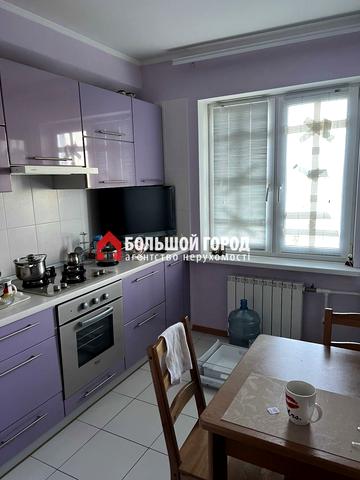 Чарівна вул., 95