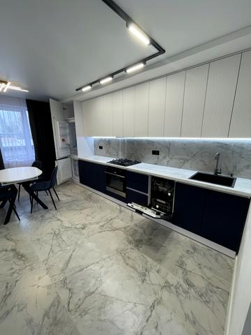 Білогірська вул., 12