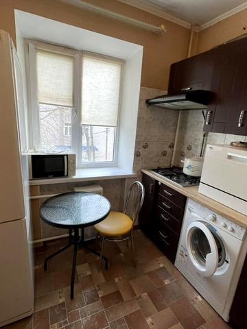 Олени Теліги вул., 37-Е