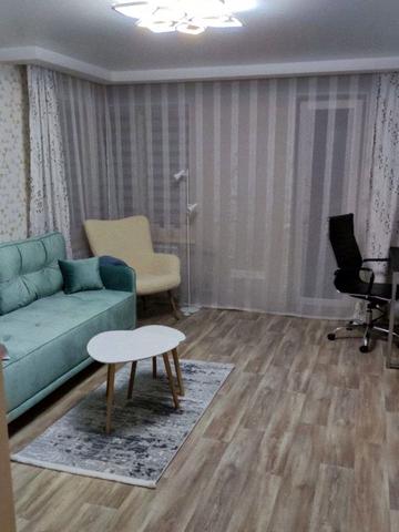 Москалівська вул. (Жовтневої Революції), 7