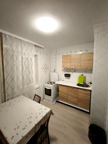 Європейського Союзу просп. (Правди), 64